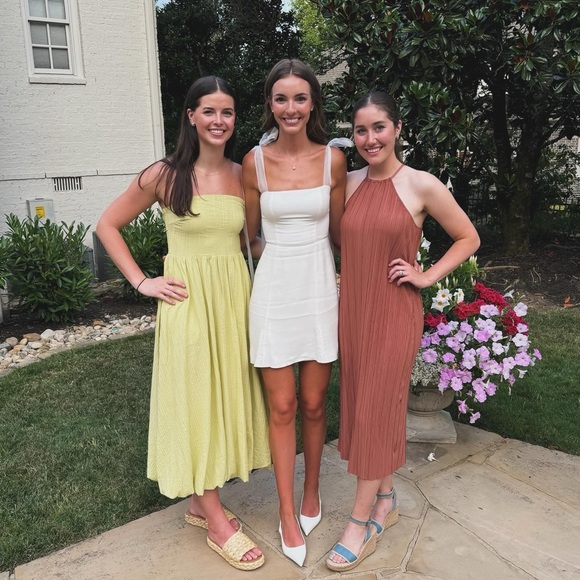 Reformation Kairo Dress hemmed to be mini - Picture 3 of 3